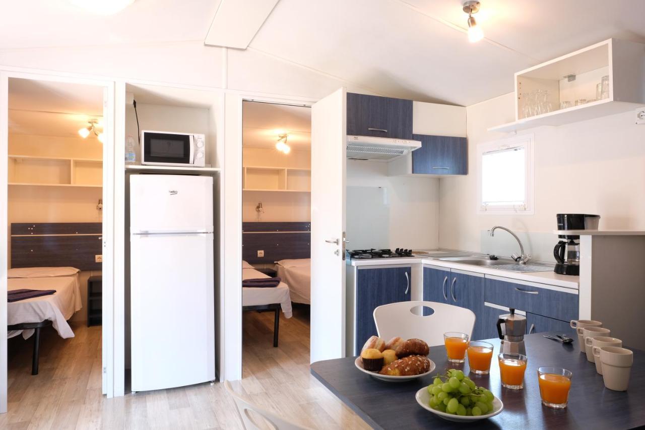Happy Camp Mobile Homes In Camping Village Free Time مارينا دي بيبونا المظهر الخارجي الصورة